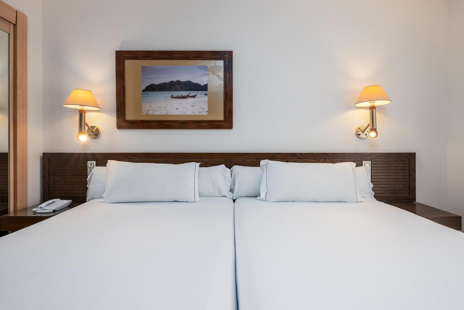 Two Connecting Double Rooms (3 Adults + 1 Child),1668047193:JPEG